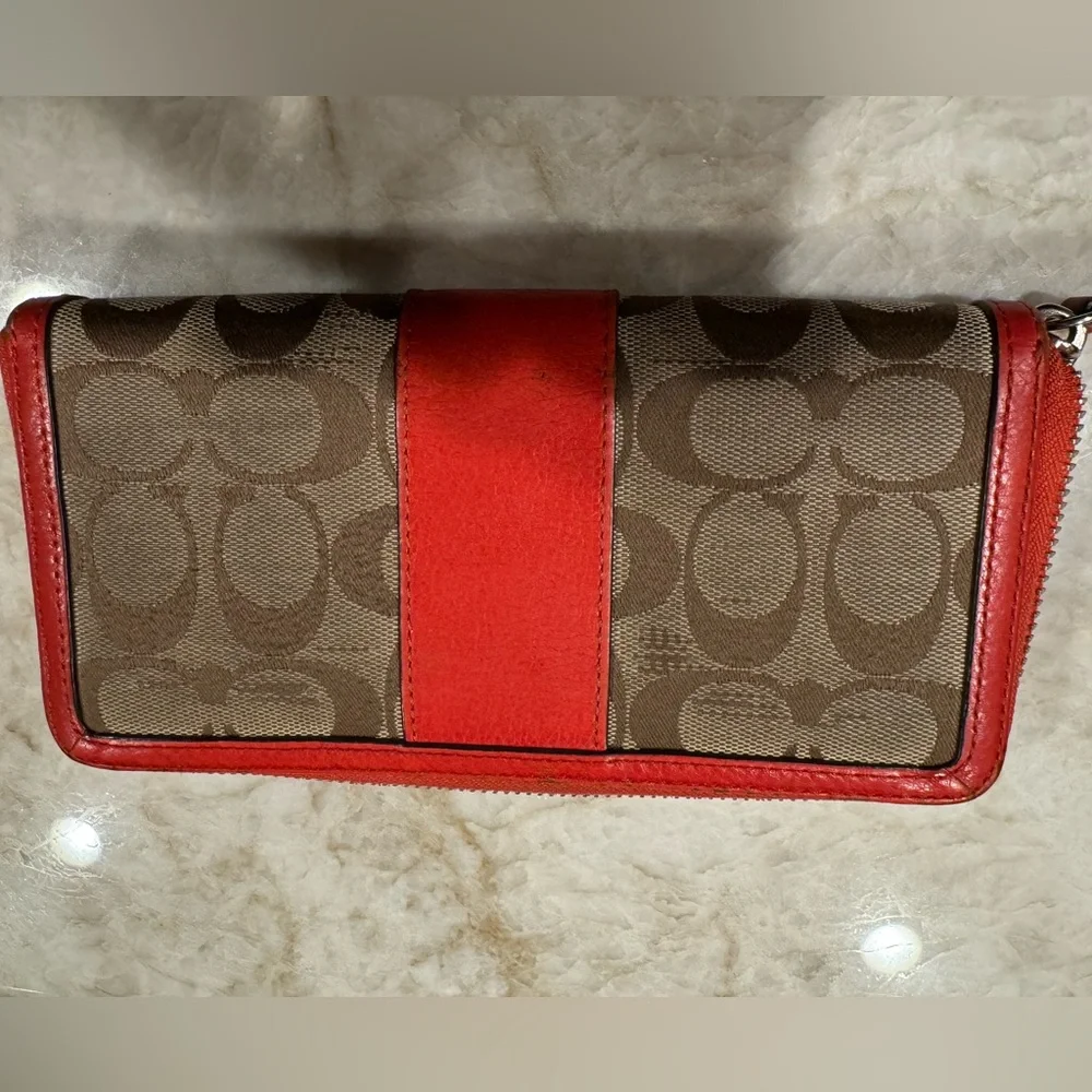 COACH MONO LONG ZIPPY WALLET
